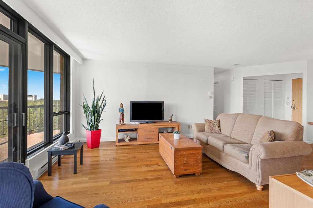 









4300


Place des Cageux

, 807,
Laval (Chomedey),




QC
H7W4Z3

