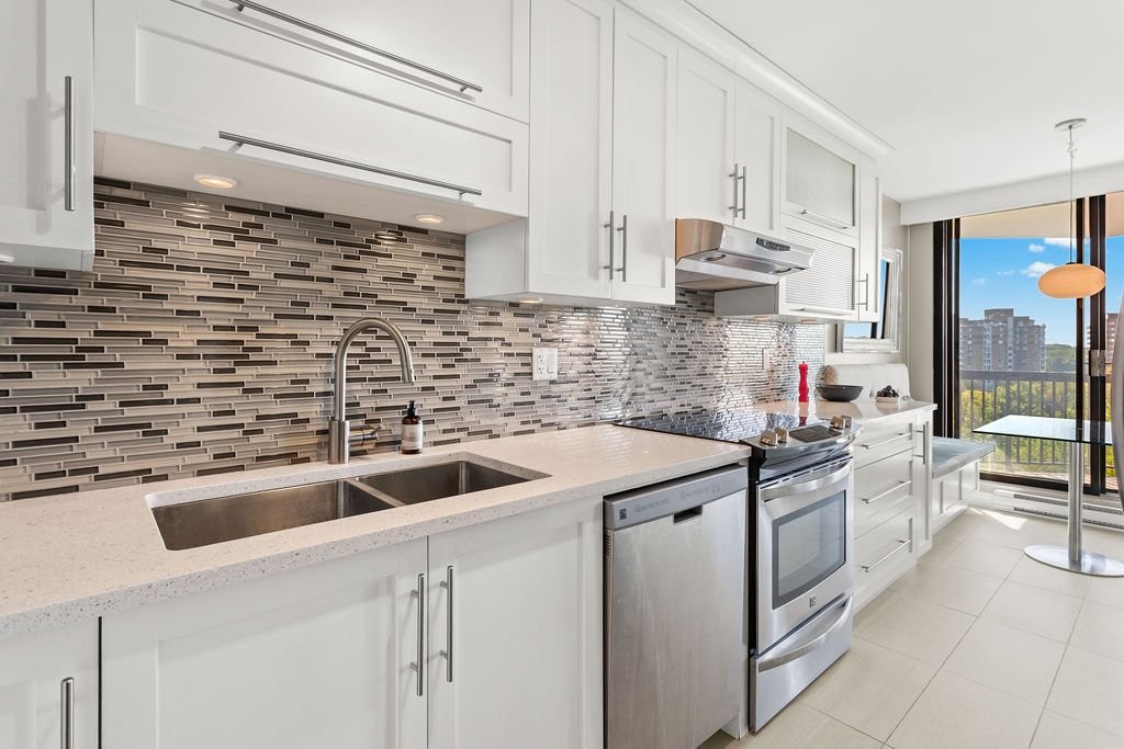 









4300


Place des Cageux

, 807,
Laval (Chomedey),




QC
H7W4Z3

