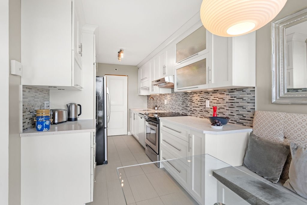









4300


Place des Cageux

, 807,
Laval (Chomedey),




QC
H7W4Z3

