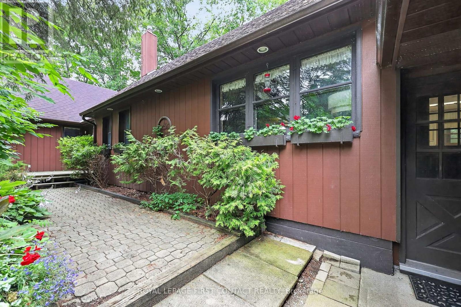 












29 DORAN ROAD

,
Springwater,




Ontario
L9X1L3


