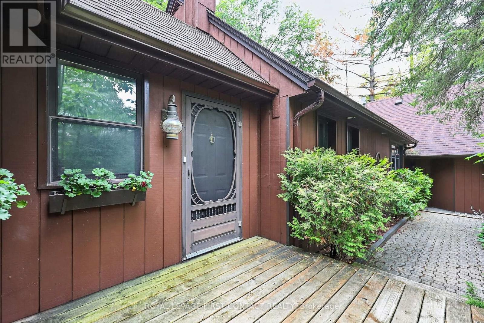 












29 DORAN ROAD

,
Springwater,




Ontario
L9X1L3


