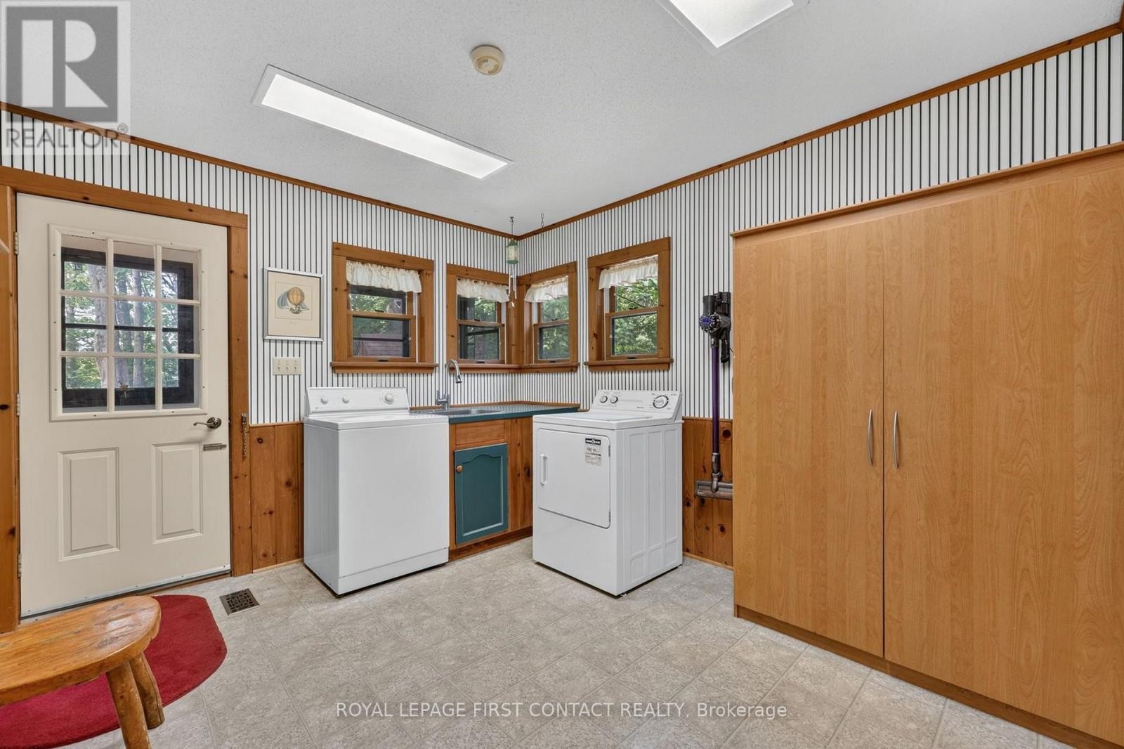 












29 DORAN ROAD

,
Springwater,




Ontario
L9X1L3

