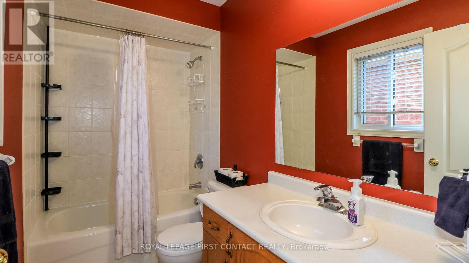 












79 WHITE ELM ROAD

,
Barrie,




Ontario
L4N0E4

