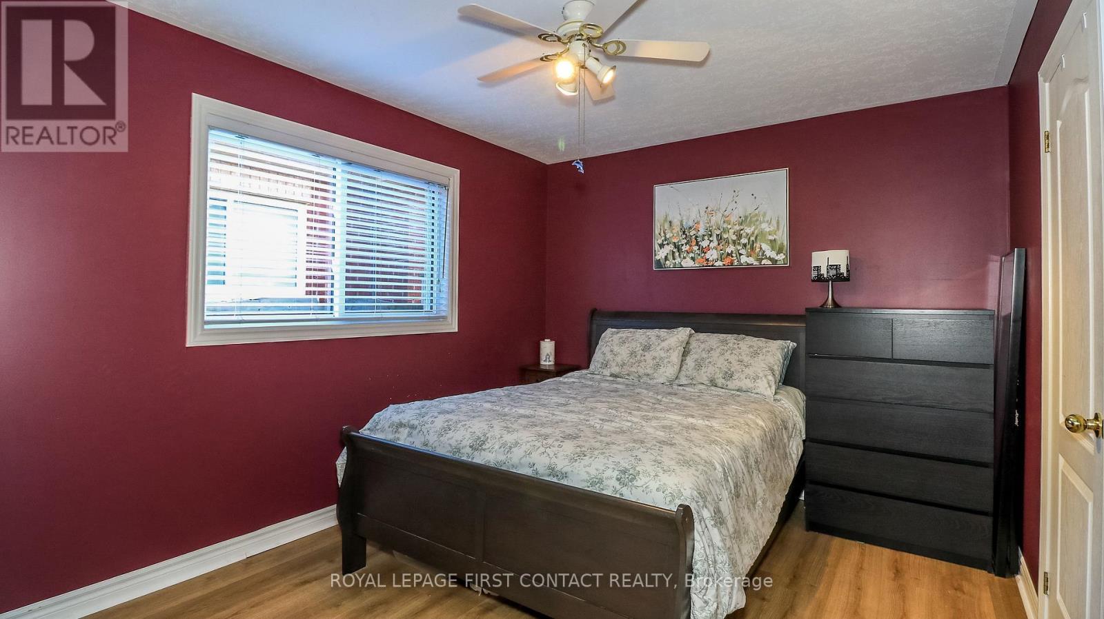 












79 WHITE ELM ROAD

,
Barrie,




Ontario
L4N0E4

