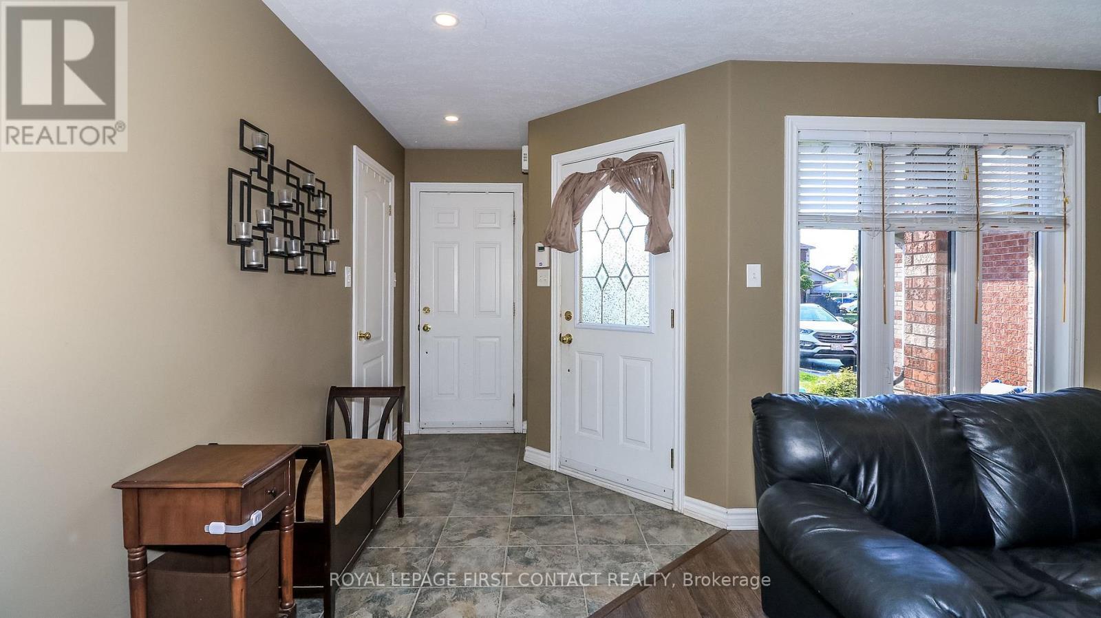 












79 WHITE ELM ROAD

,
Barrie,




Ontario
L4N0E4

