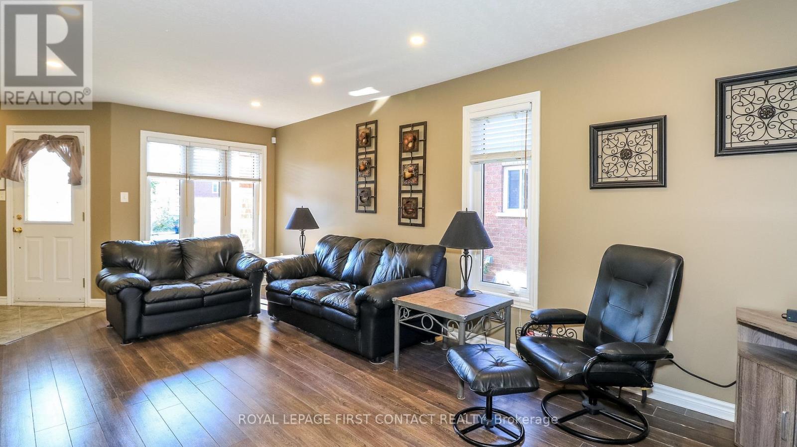 












79 WHITE ELM ROAD

,
Barrie,




Ontario
L4N0E4

