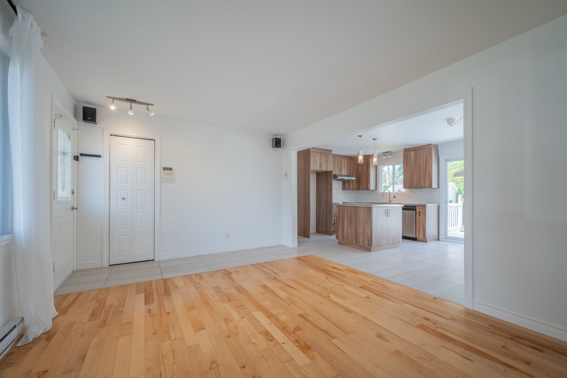 









1499


Rue des Lilas

,
Sainte-Julie,




QC
J3E1J3

