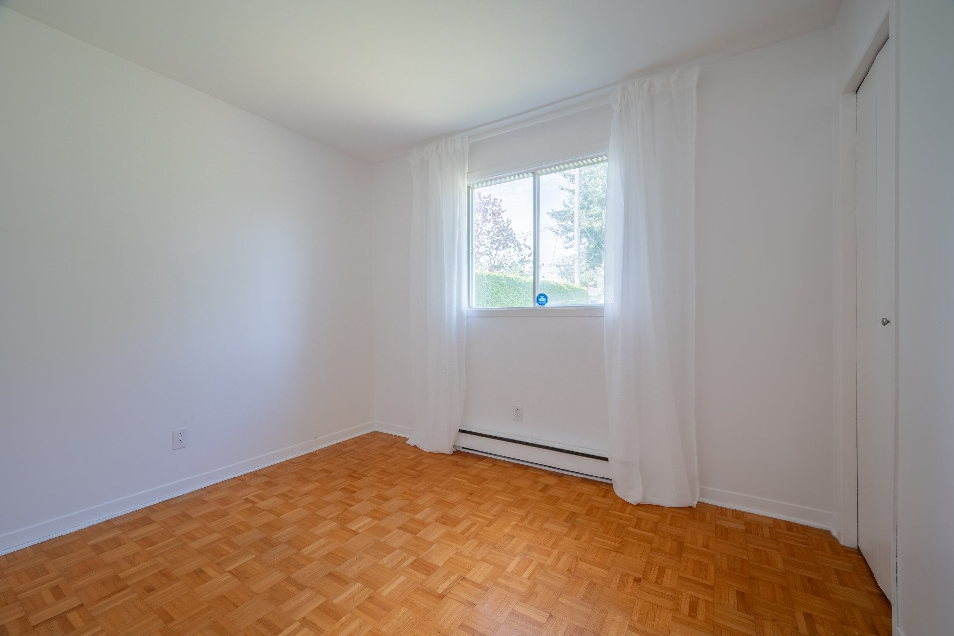 









1499


Rue des Lilas

,
Sainte-Julie,




QC
J3E1J3

