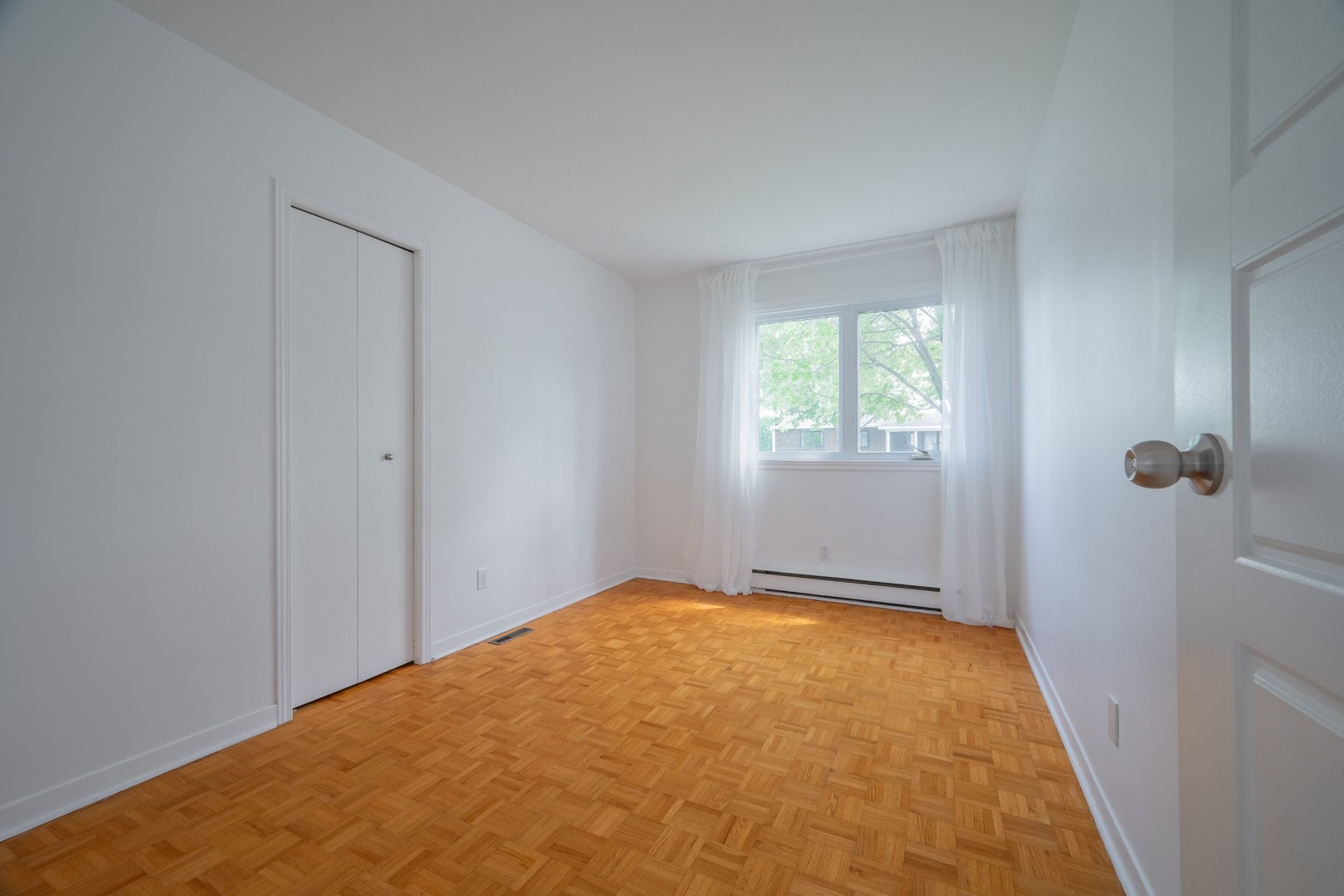









1499


Rue des Lilas

,
Sainte-Julie,




QC
J3E1J3

