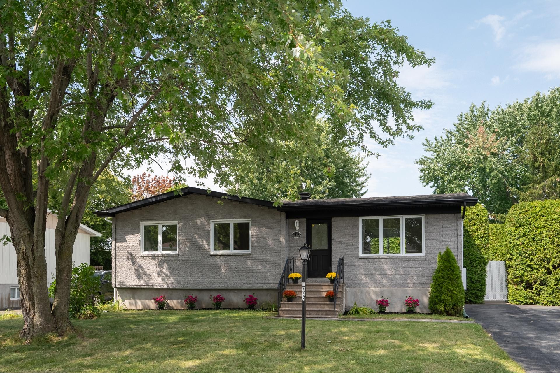 









1499


Rue des Lilas

,
Sainte-Julie,




QC
J3E1J3


