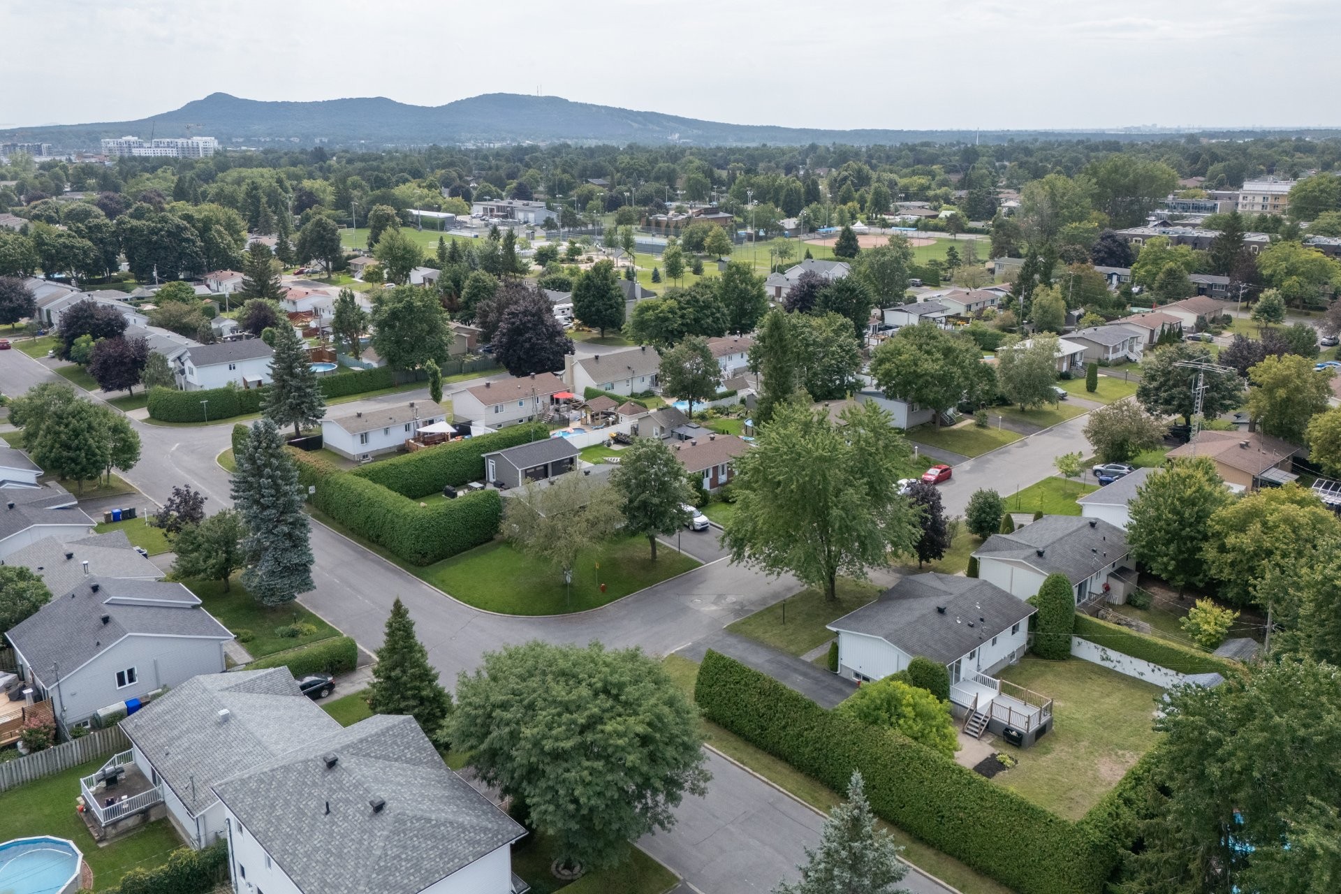 









1499


Rue des Lilas

,
Sainte-Julie,




QC
J3E1J3

