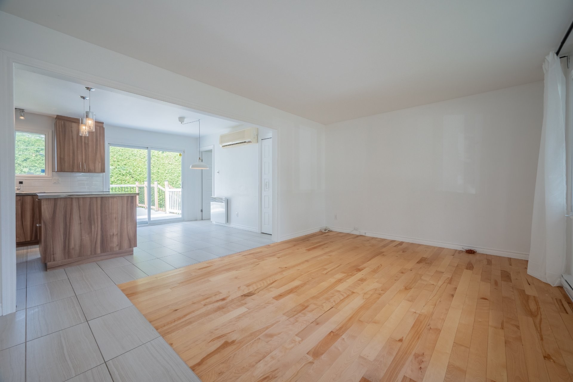 









1499


Rue des Lilas

,
Sainte-Julie,




QC
J3E1J3

