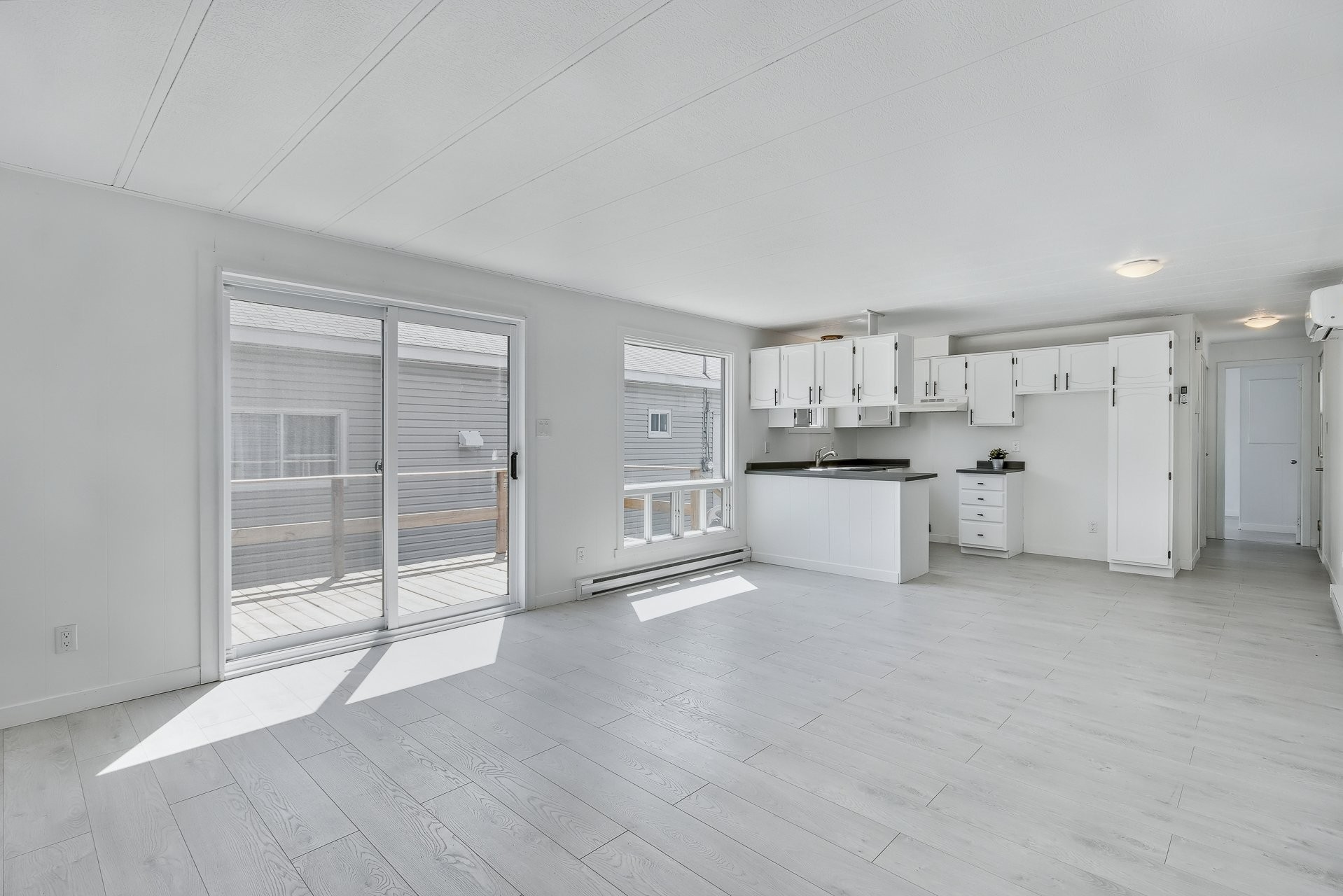 









5300


Rue Bachand

, 14,
Longueuil (Saint-Hubert),




QC
J3Y0X8

