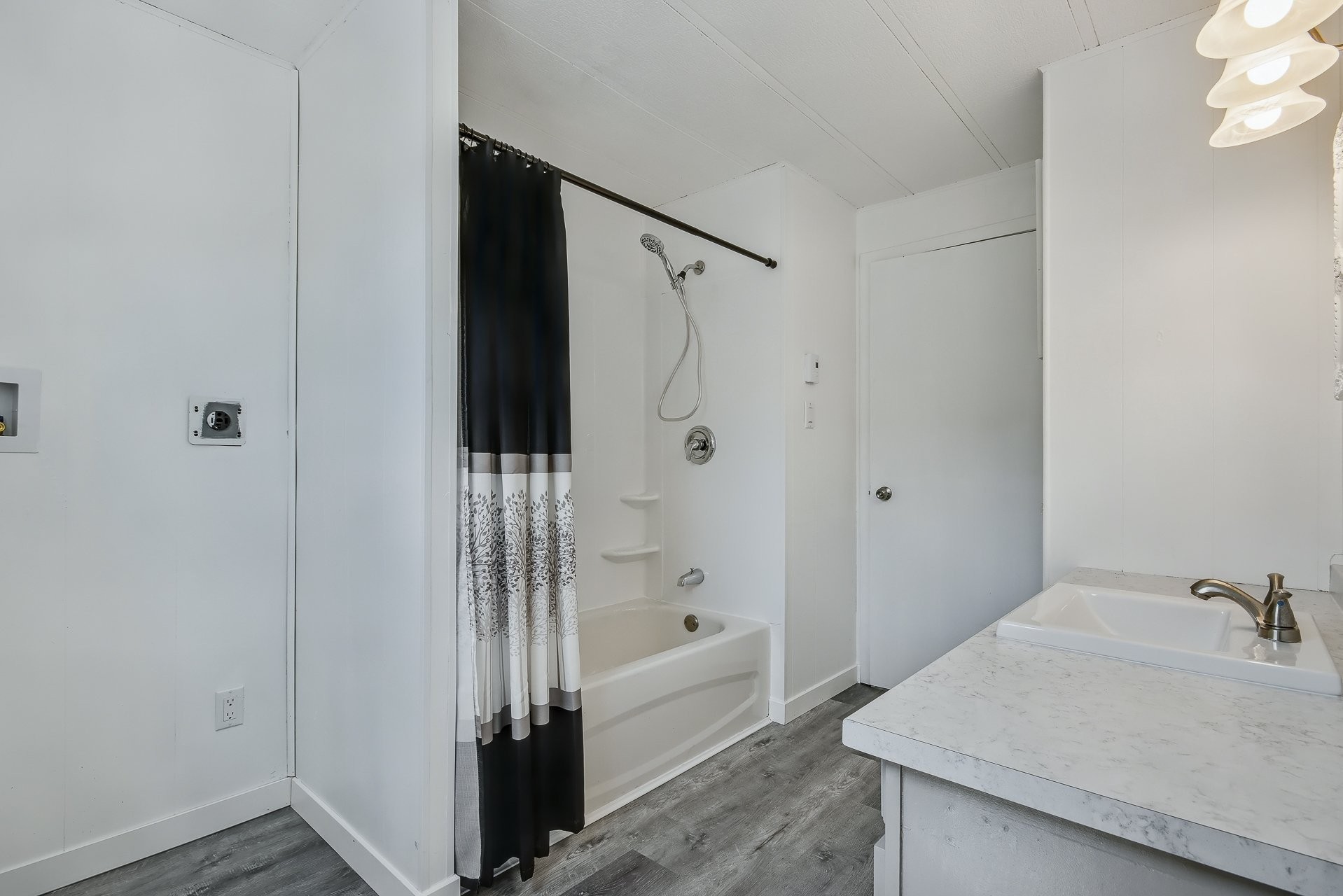 









5300


Rue Bachand

, 14,
Longueuil (Saint-Hubert),




QC
J3Y0X8

