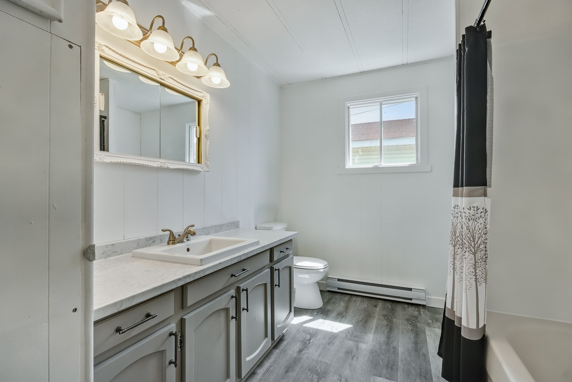









5300


Rue Bachand

, 14,
Longueuil (Saint-Hubert),




QC
J3Y0X8

