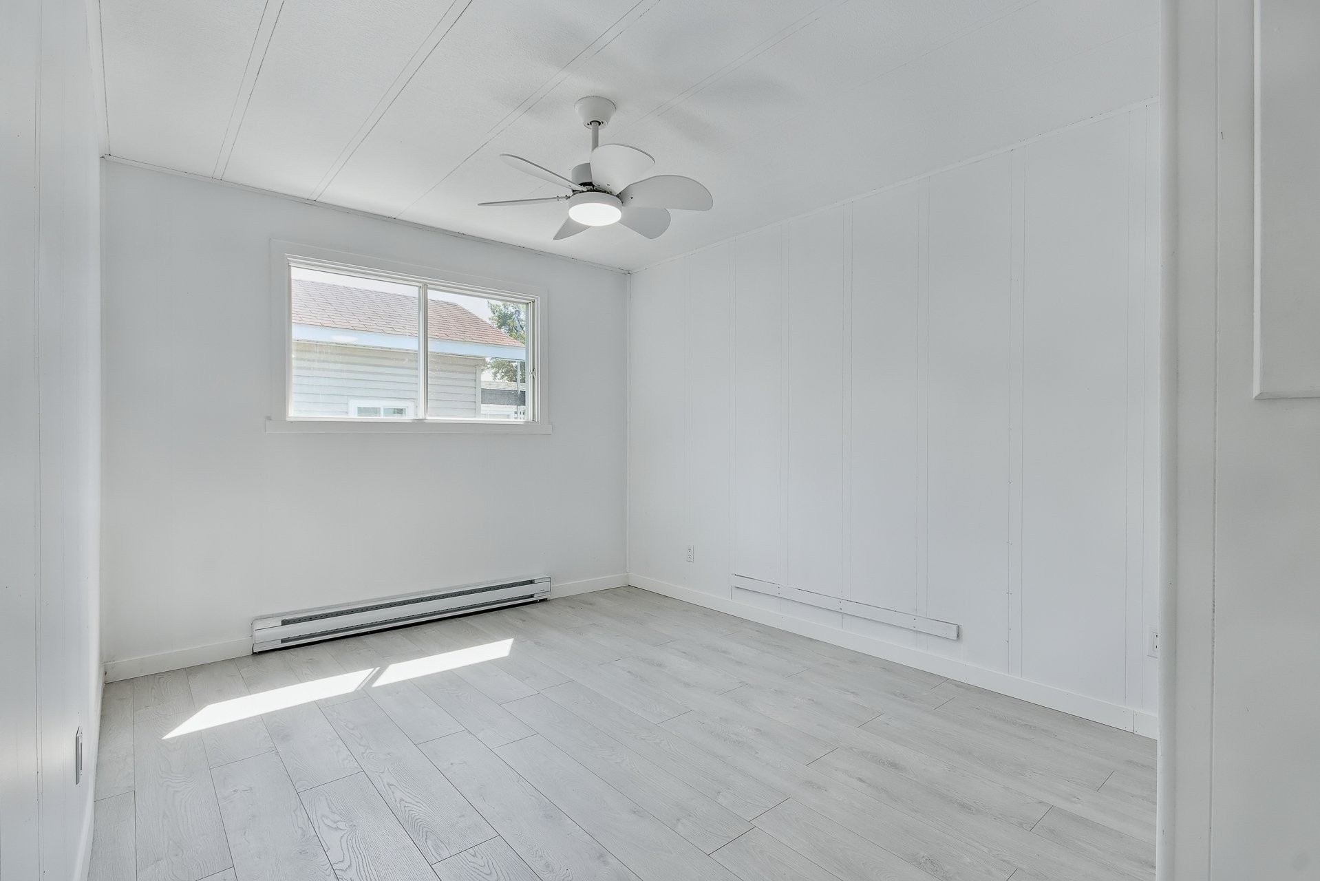 









5300


Rue Bachand

, 14,
Longueuil (Saint-Hubert),




QC
J3Y0X8

