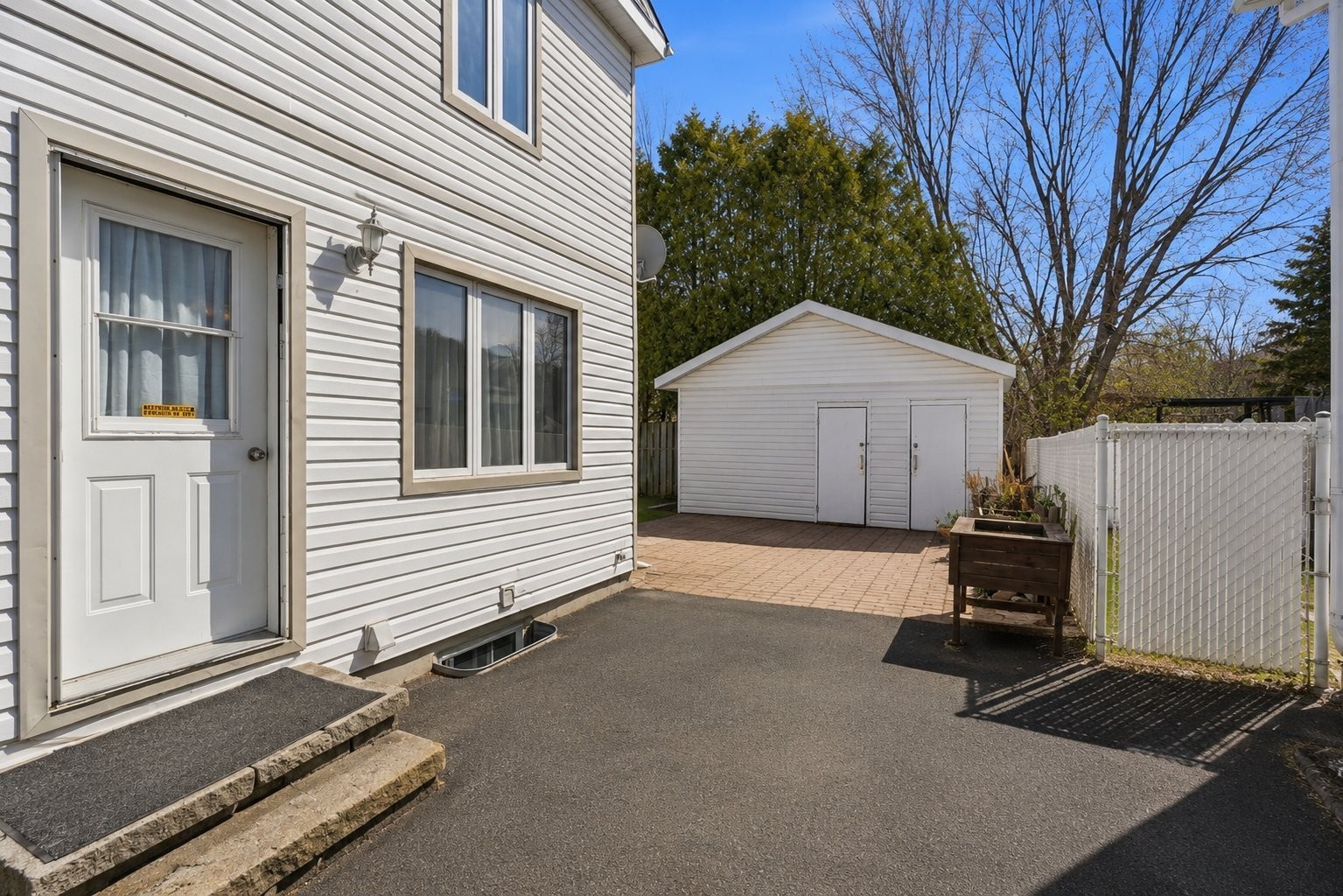 









654

 - 656


Rue Watt

,
Gatineau (Gatineau),




QC
J8P4C7

