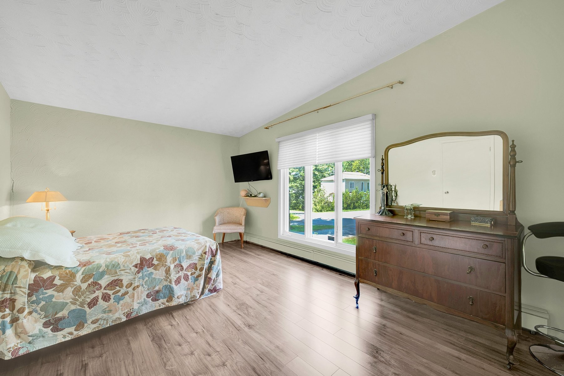









2180Z

 - 2180Y


Rue Gaussiran

,
Sainte-Sophie,




QC
J5J2L6

