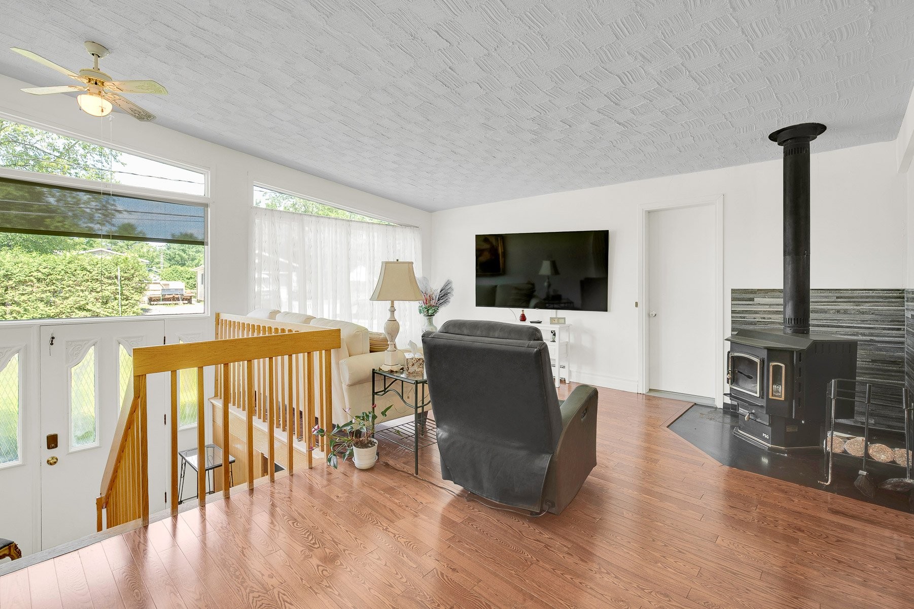 









2180Z

 - 2180Y


Rue Gaussiran

,
Sainte-Sophie,




QC
J5J2L6

