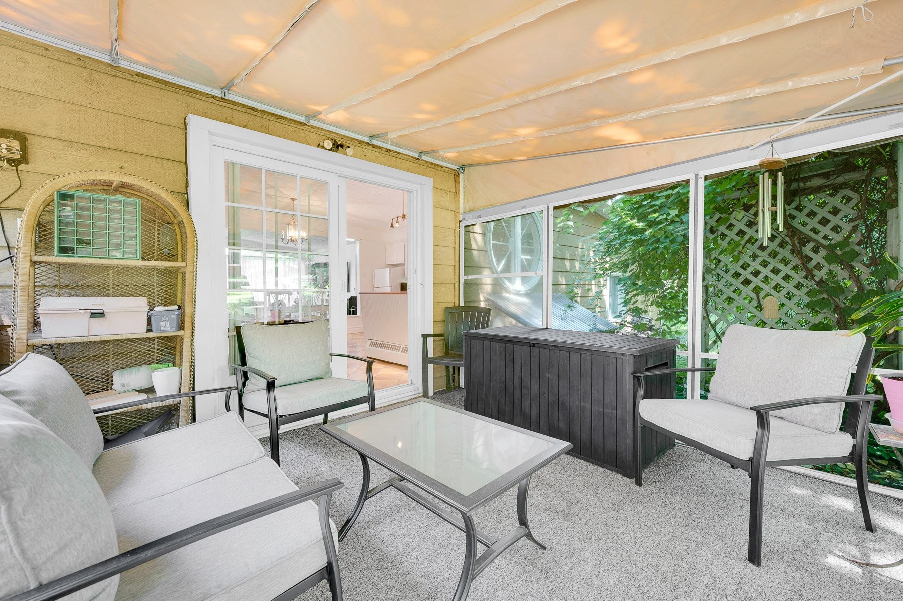 









2180Z

 - 2180Y


Rue Gaussiran

,
Sainte-Sophie,




QC
J5J2L6

