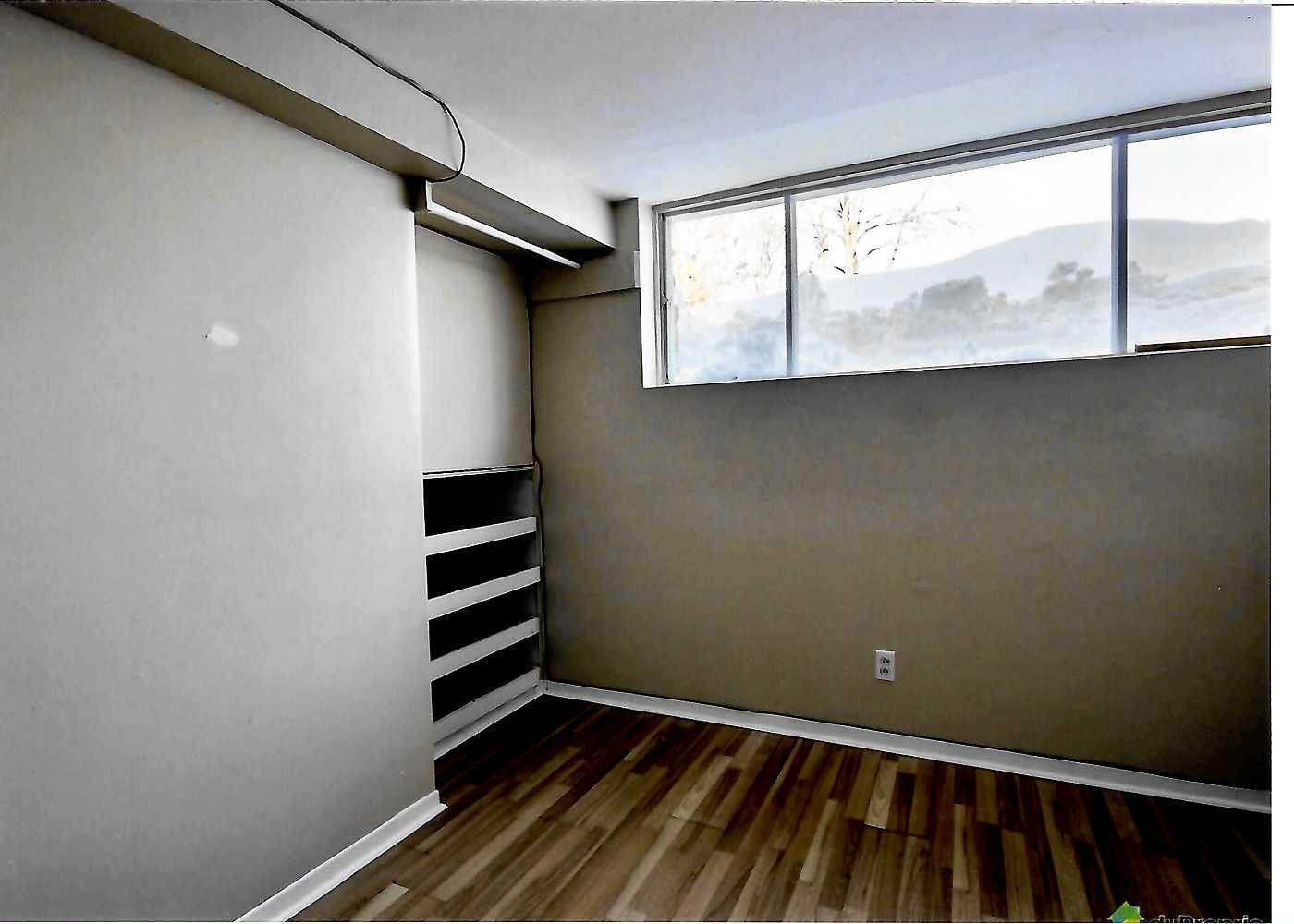 









2180Z

 - 2180Y


Rue Gaussiran

,
Sainte-Sophie,




QC
J5J2L6

