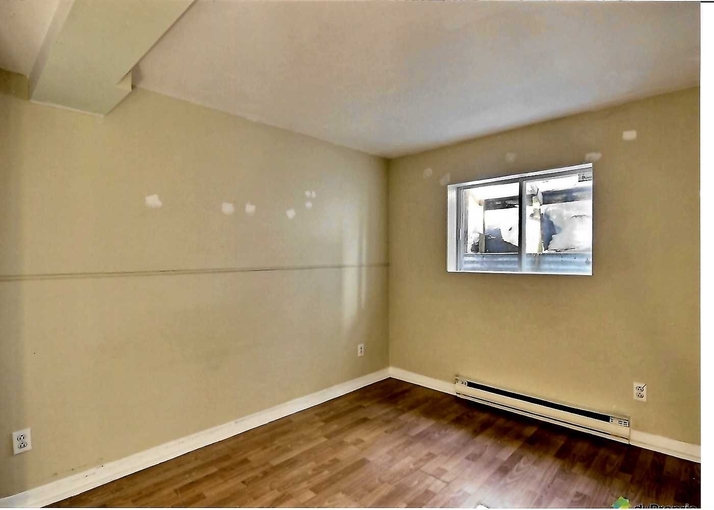 









2180Z

 - 2180Y


Rue Gaussiran

,
Sainte-Sophie,




QC
J5J2L6

