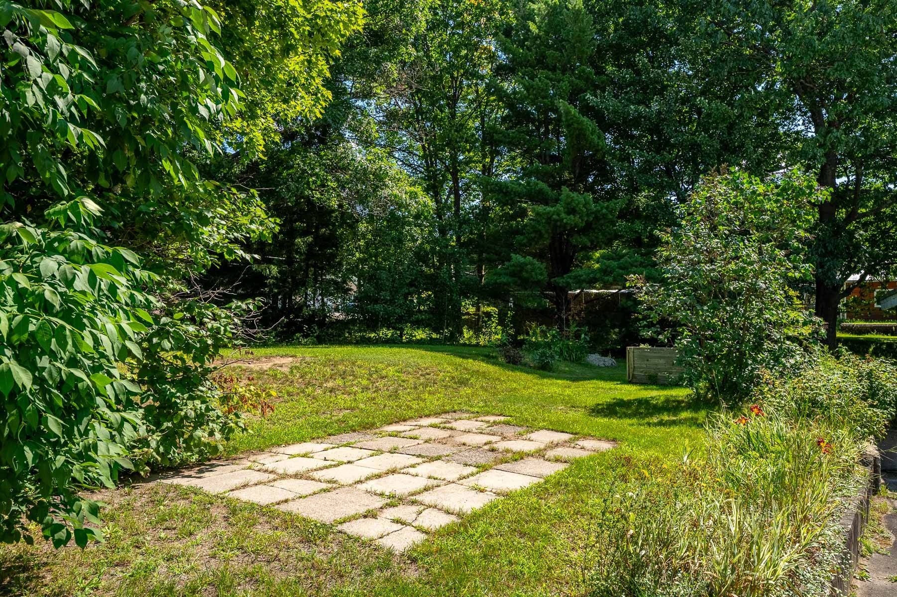 









2180Z

 - 2180Y


Rue Gaussiran

,
Sainte-Sophie,




QC
J5J2L6

