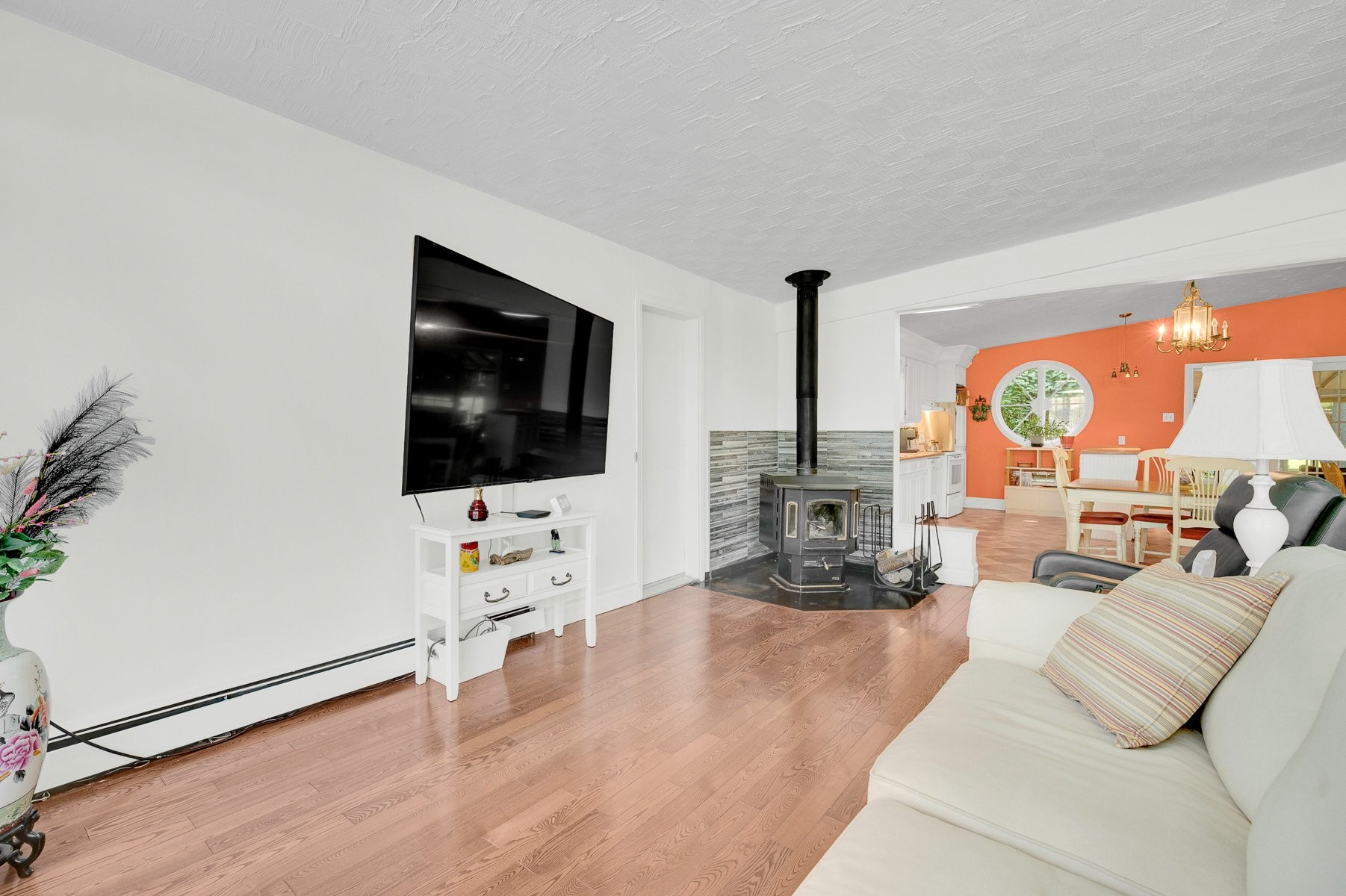 









2180Z

 - 2180Y


Rue Gaussiran

,
Sainte-Sophie,




QC
J5J2L6

