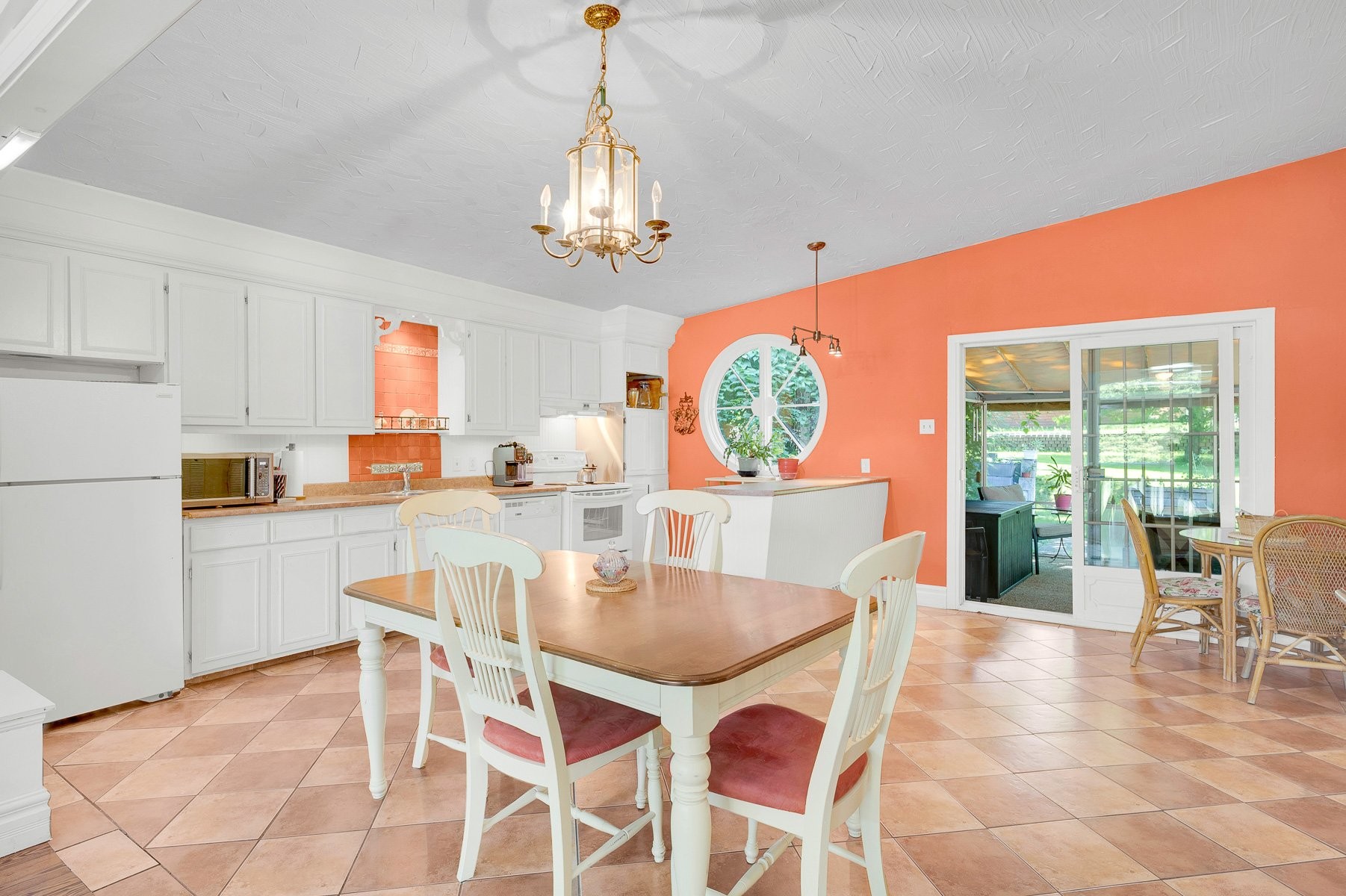 









2180Z

 - 2180Y


Rue Gaussiran

,
Sainte-Sophie,




QC
J5J2L6

