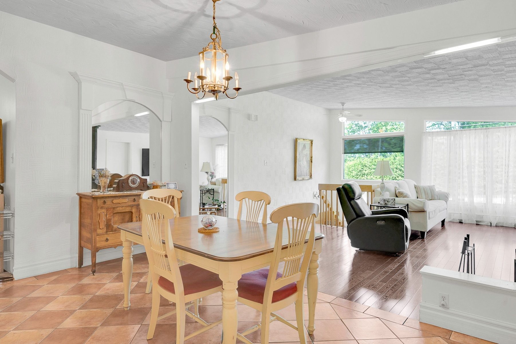 









2180Z

 - 2180Y


Rue Gaussiran

,
Sainte-Sophie,




QC
J5J2L6

