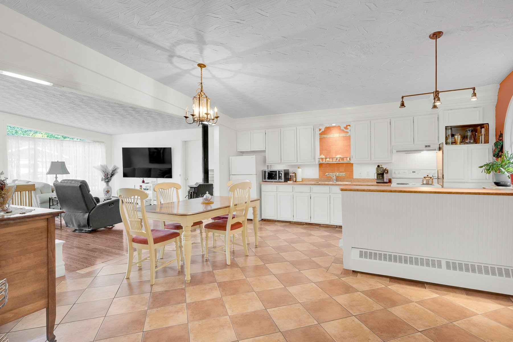 









2180Z

 - 2180Y


Rue Gaussiran

,
Sainte-Sophie,




QC
J5J2L6

