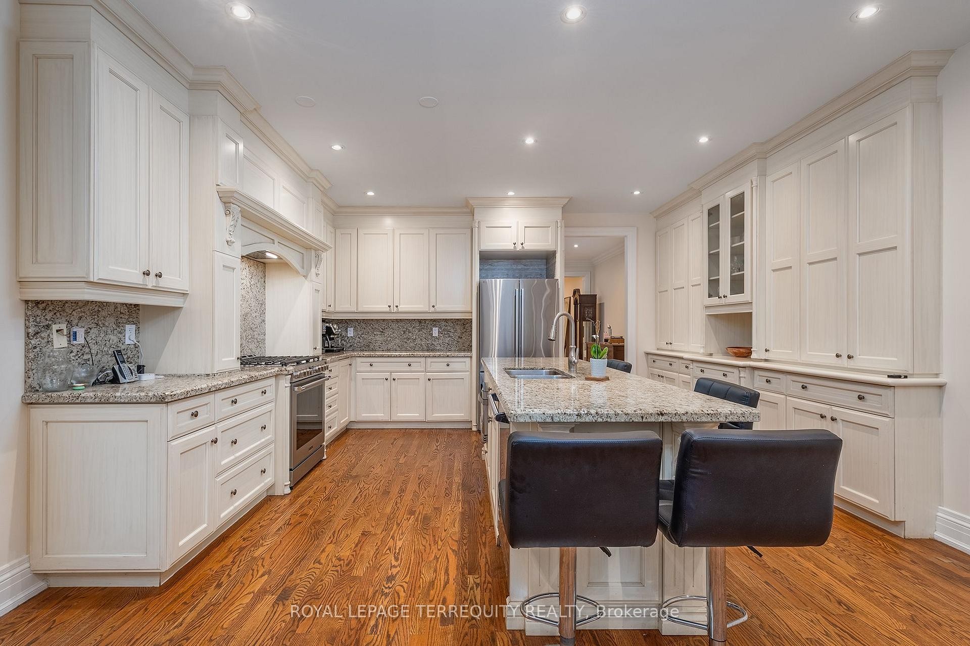









329


Walmer

Road,
Toronto,




ON
M5R 2Y3

