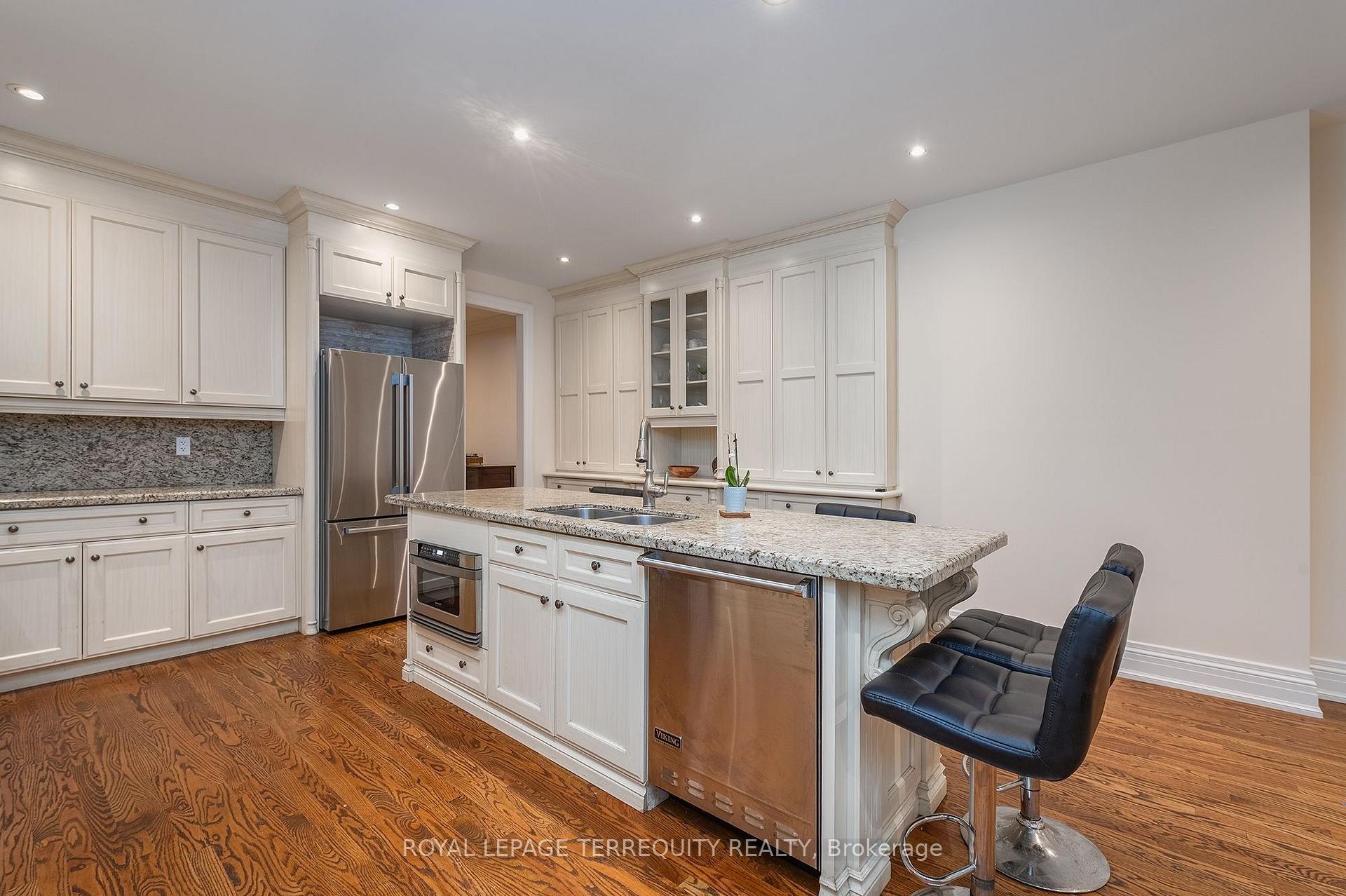 









329


Walmer

Road,
Toronto,




ON
M5R 2Y3


