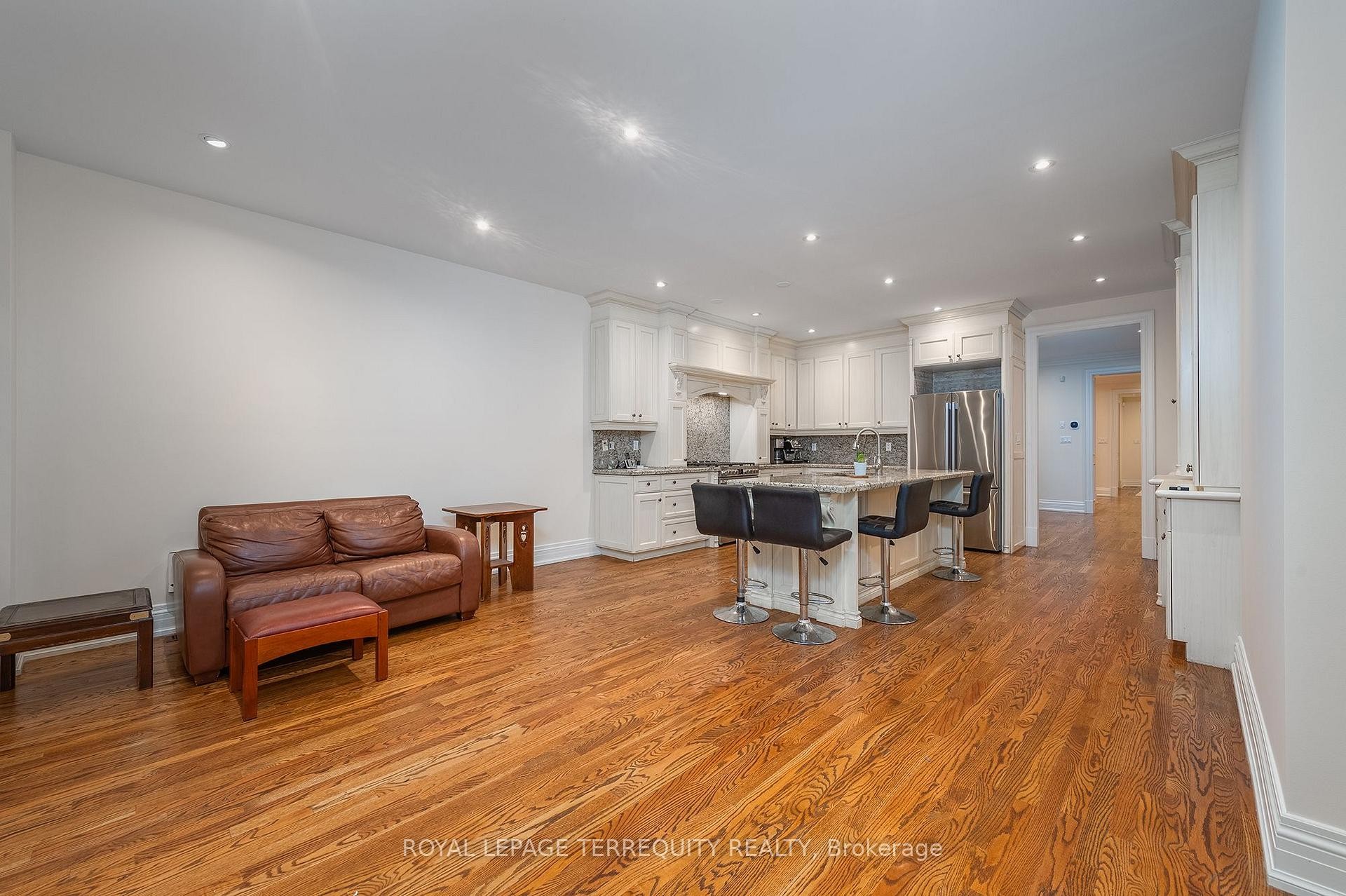 









329


Walmer

Road,
Toronto,




ON
M5R 2Y3

