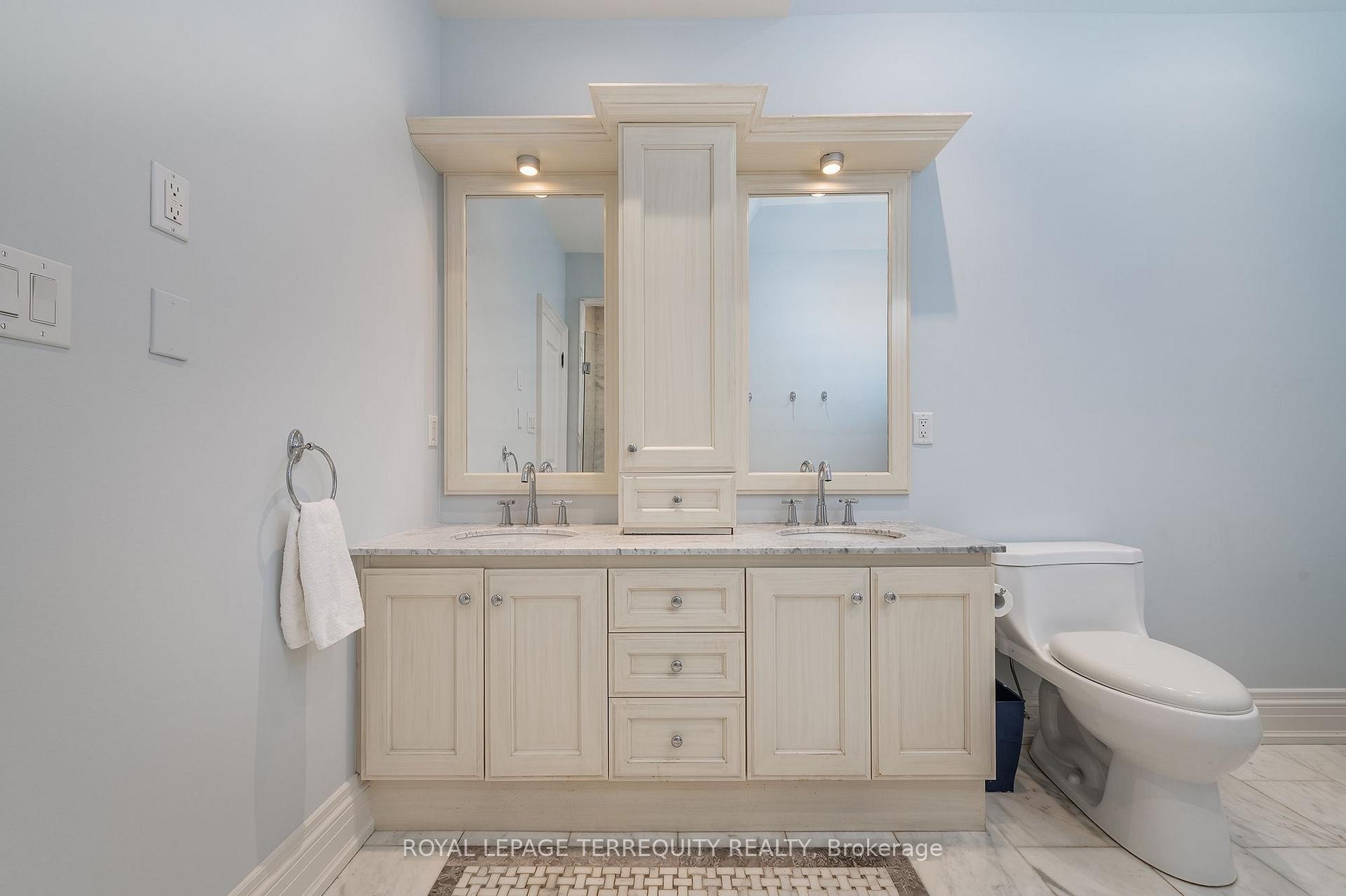 









329


Walmer

Road,
Toronto,




ON
M5R 2Y3

