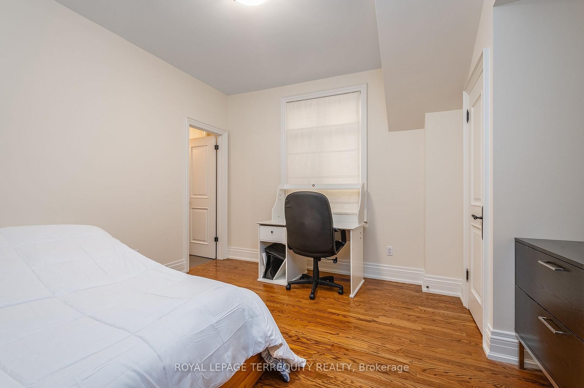 









329


Walmer

Road,
Toronto,




ON
M5R 2Y3

