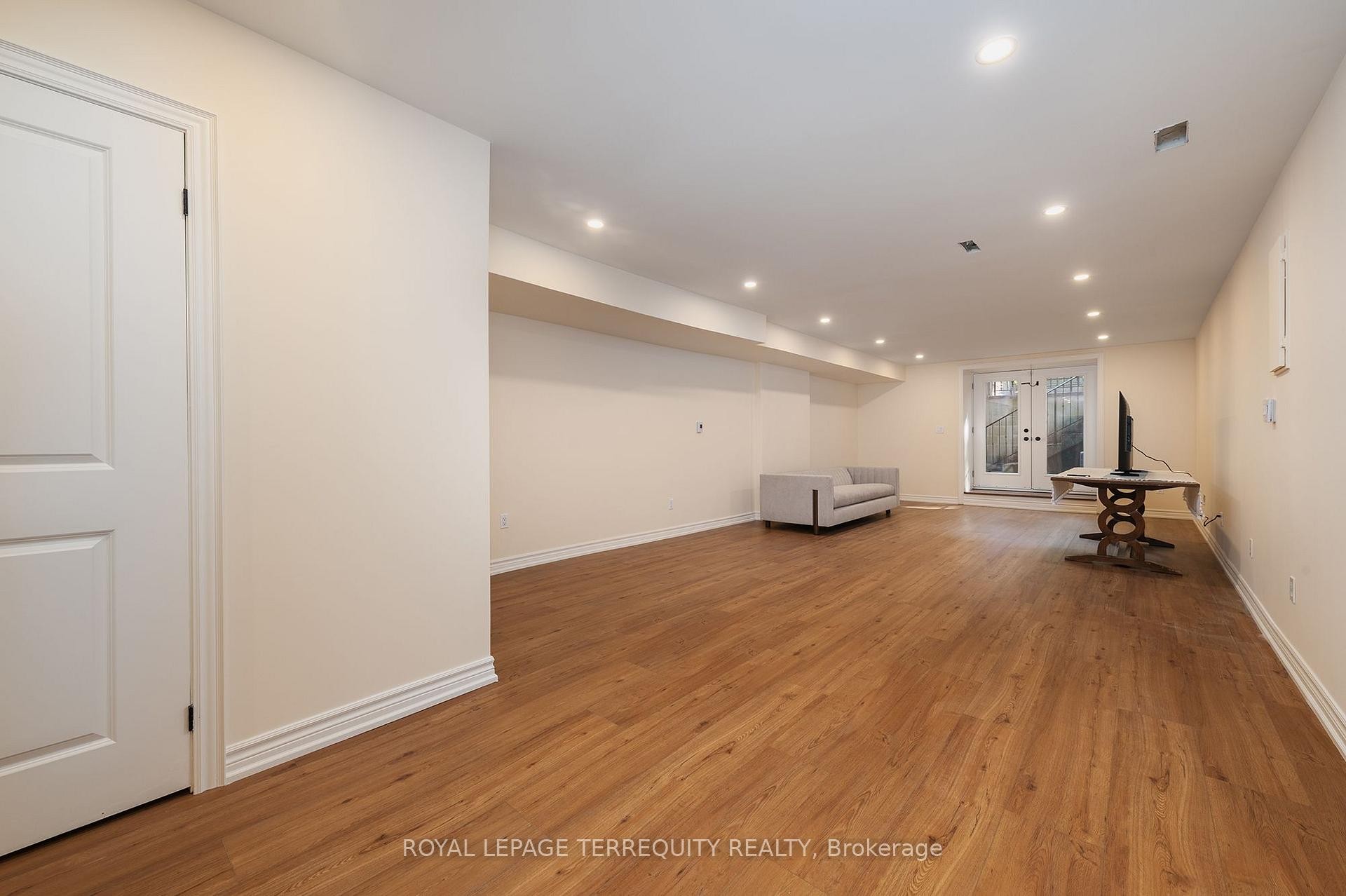 









329


Walmer

Road,
Toronto,




ON
M5R 2Y3

