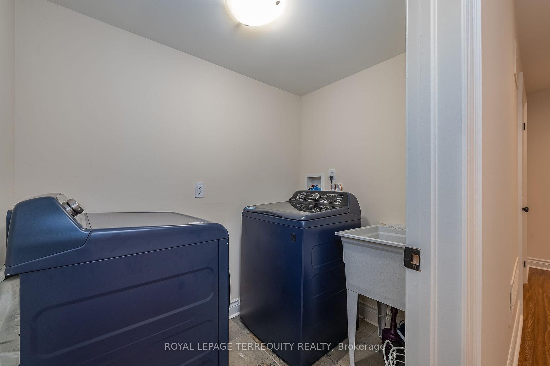 









329


Walmer

Road,
Toronto,




ON
M5R 2Y3

