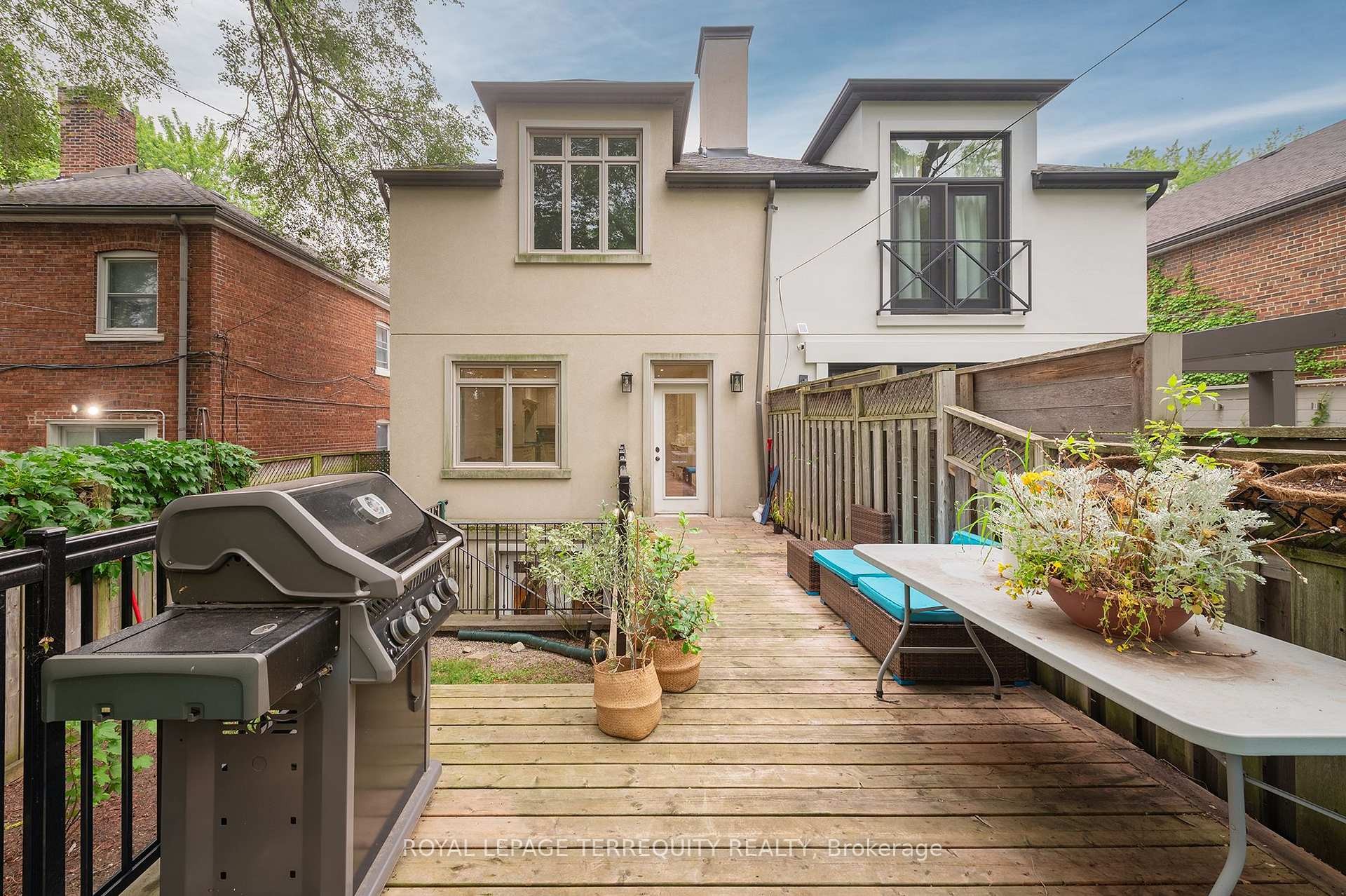 









329


Walmer

Road,
Toronto,




ON
M5R 2Y3

