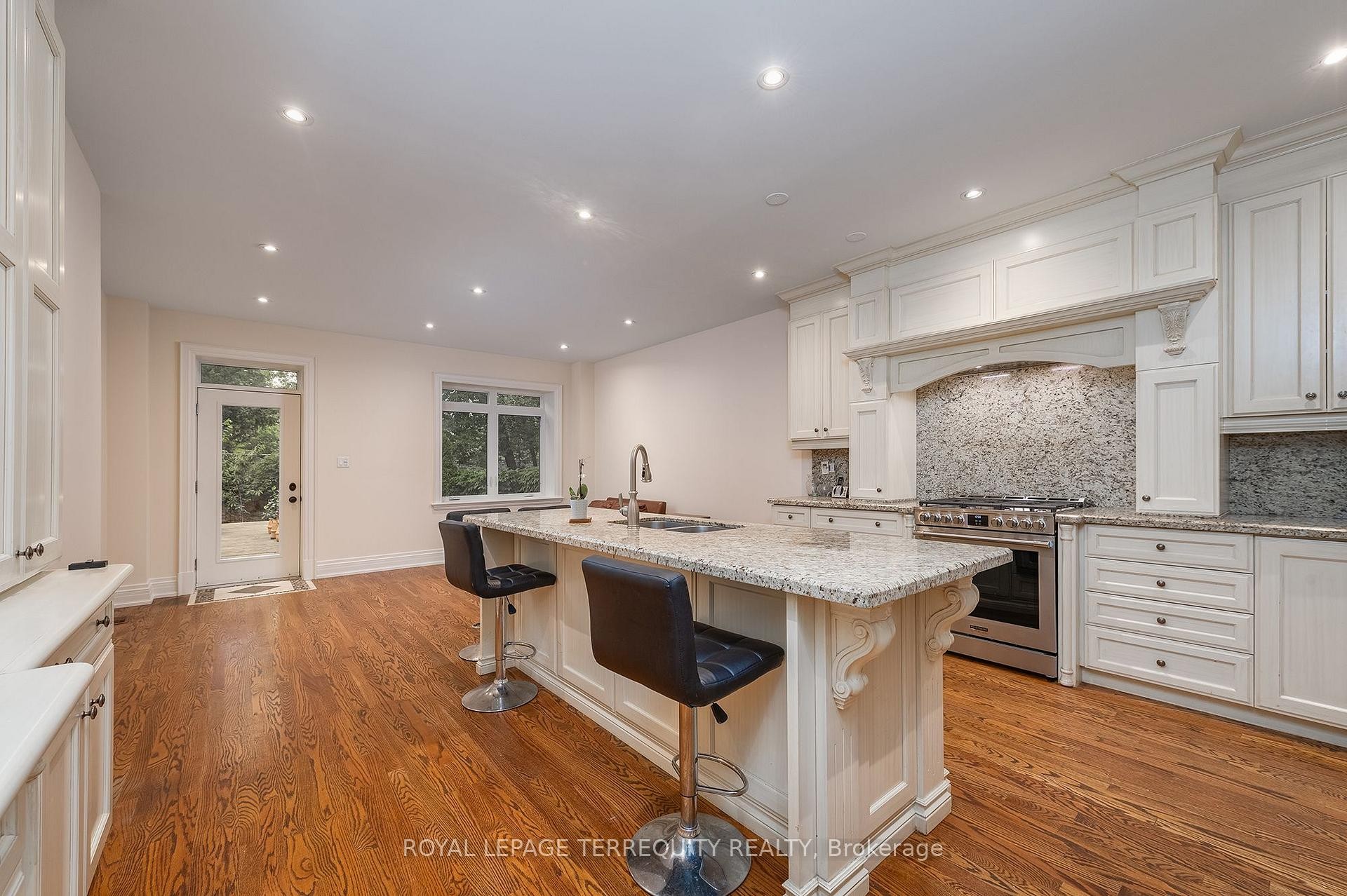 









329


Walmer

Road,
Toronto,




ON
M5R 2Y3

