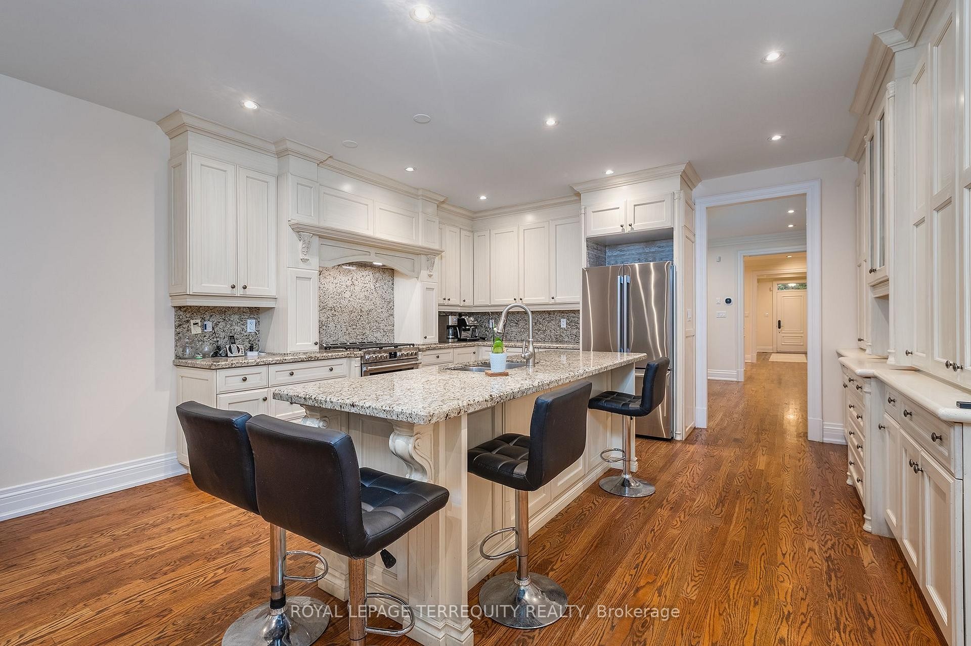 









329


Walmer

Road,
Toronto,




ON
M5R 2Y3

