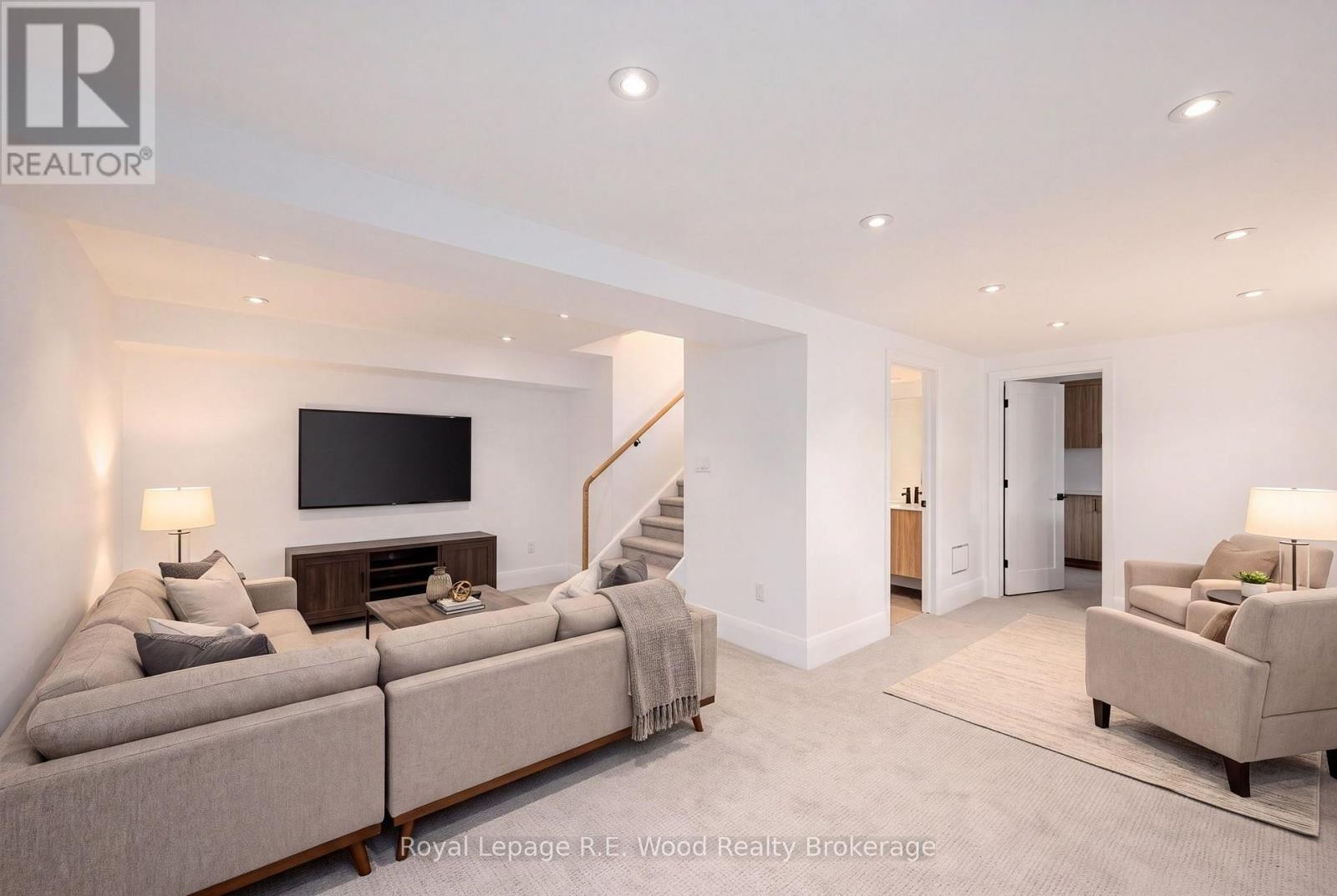 












14 LUNDY LANE

,
London South (South F),




Ontario
N6C3G5

