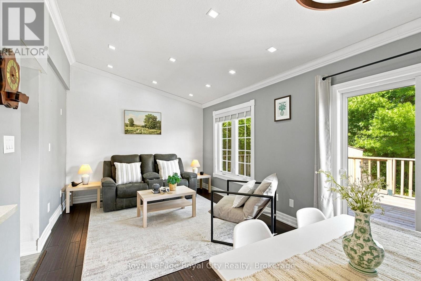 












452 MILLBURN BOULEVARD

,
Centre Wellington (Fergus),




Ontario
N1M3P1

