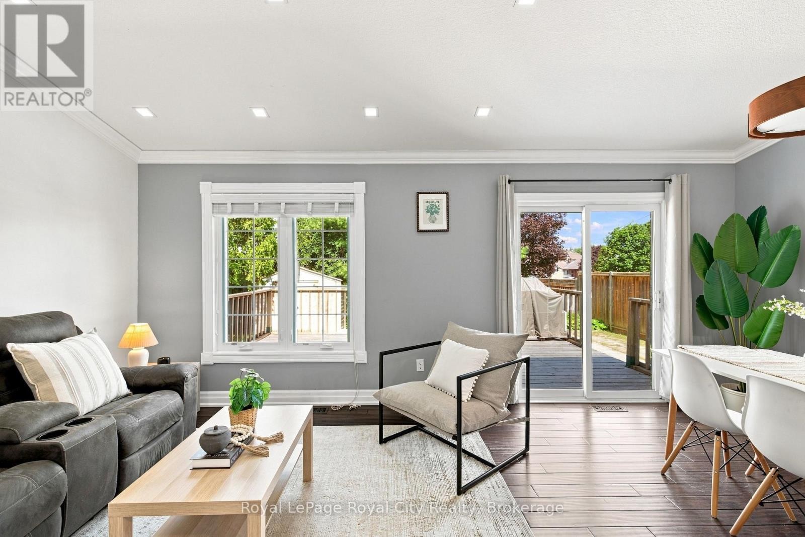 












452 MILLBURN BOULEVARD

,
Centre Wellington (Fergus),




Ontario
N1M3P1

