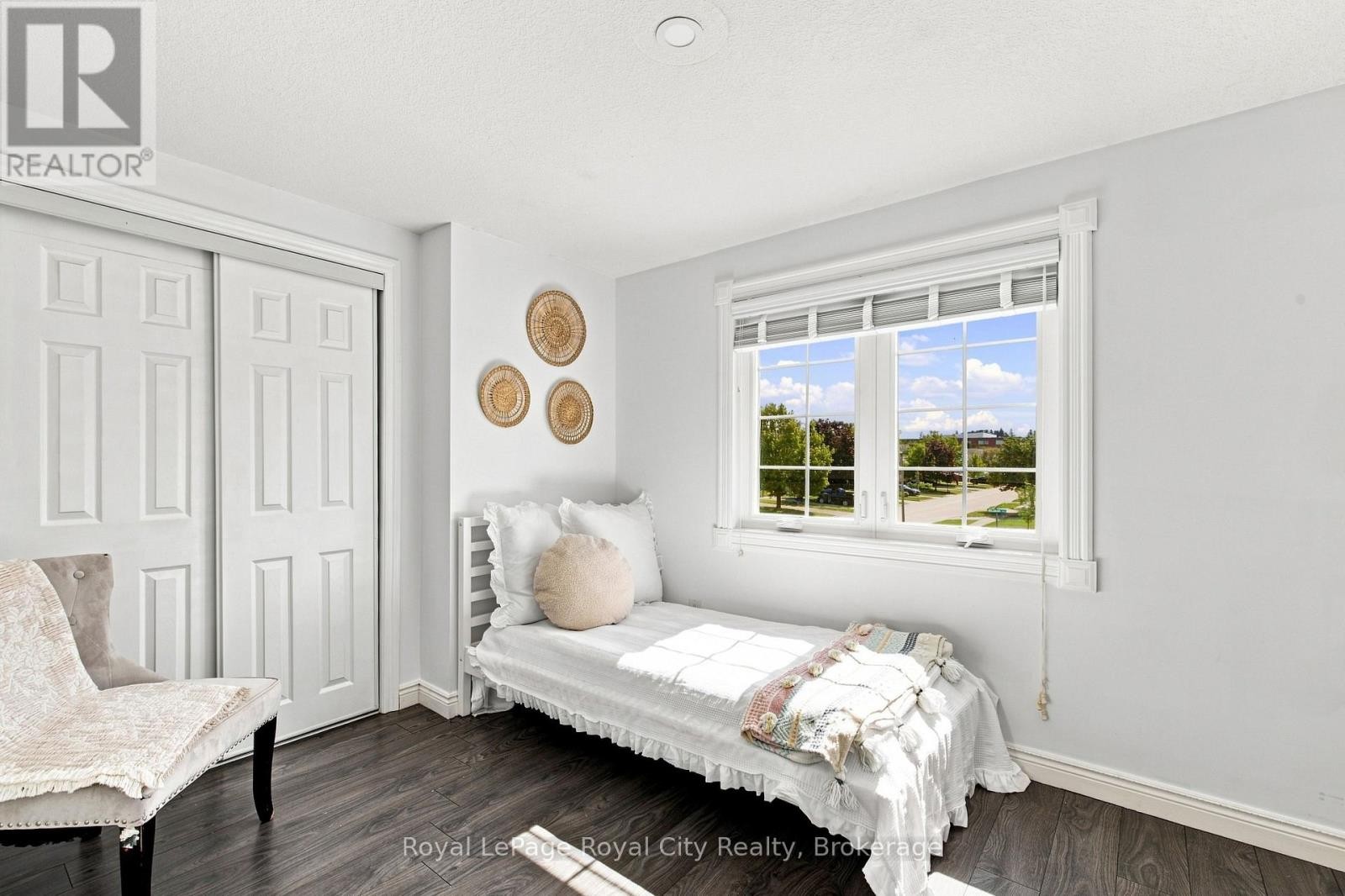 












452 MILLBURN BOULEVARD

,
Centre Wellington (Fergus),




Ontario
N1M3P1

