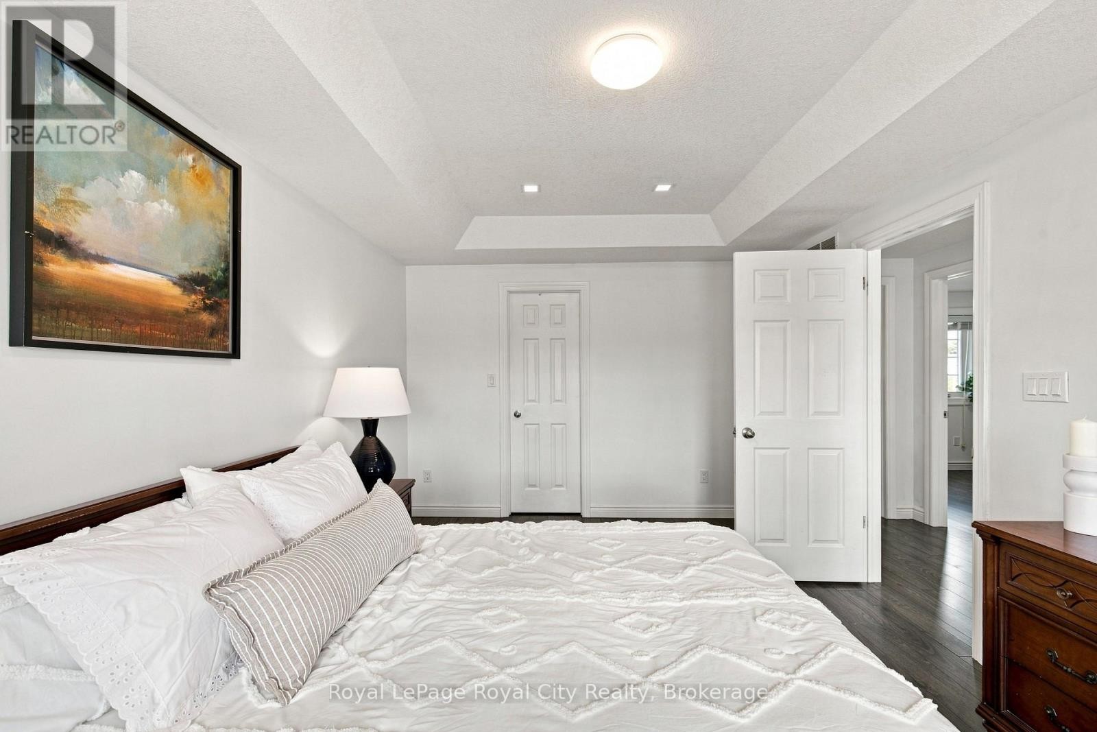 












452 MILLBURN BOULEVARD

,
Centre Wellington (Fergus),




Ontario
N1M3P1

