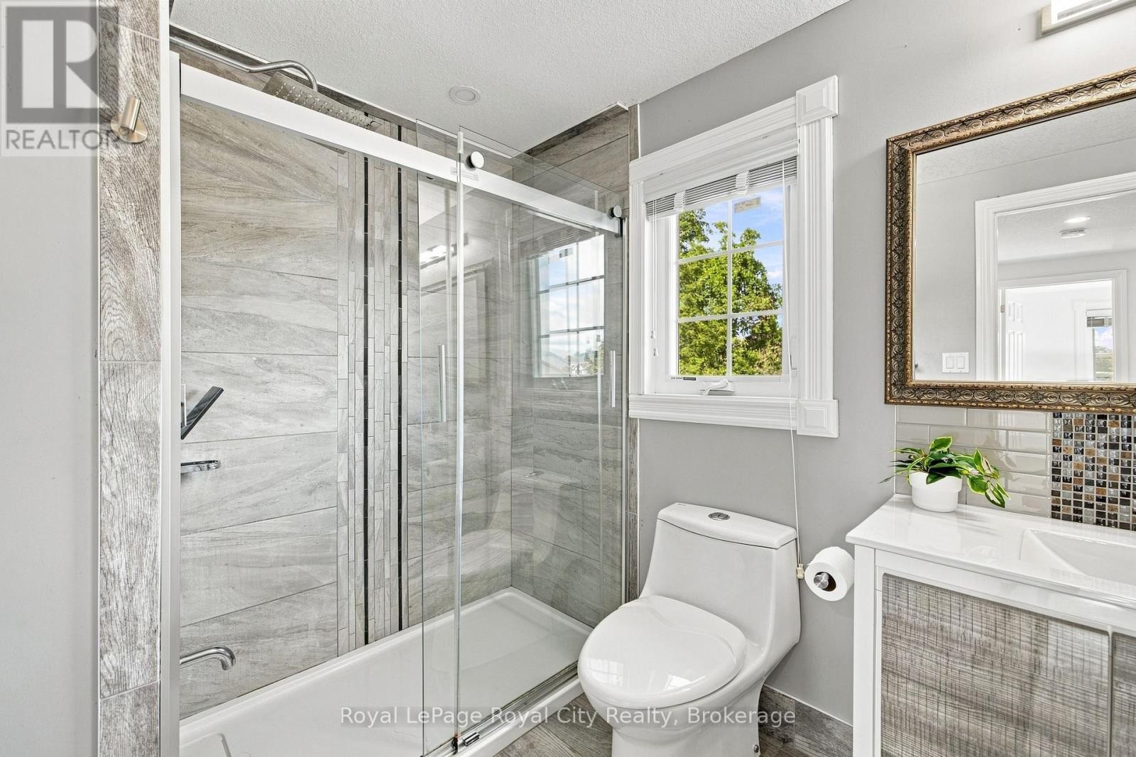 












452 MILLBURN BOULEVARD

,
Centre Wellington (Fergus),




Ontario
N1M3P1

