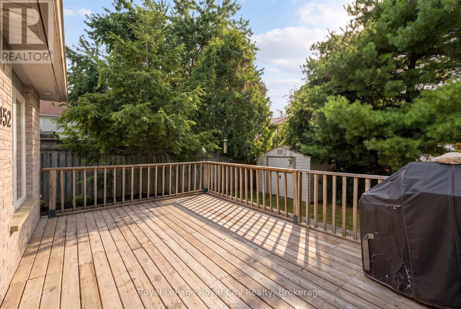 












452 MILLBURN BOULEVARD

,
Centre Wellington (Fergus),




Ontario
N1M3P1

