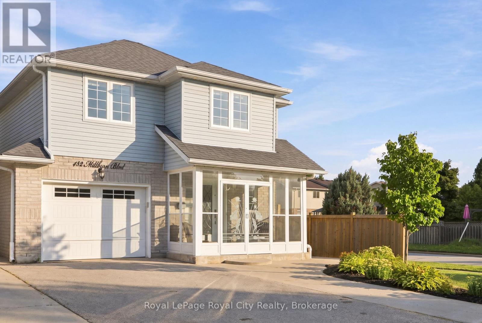 












452 MILLBURN BOULEVARD

,
Centre Wellington (Fergus),




Ontario
N1M3P1

