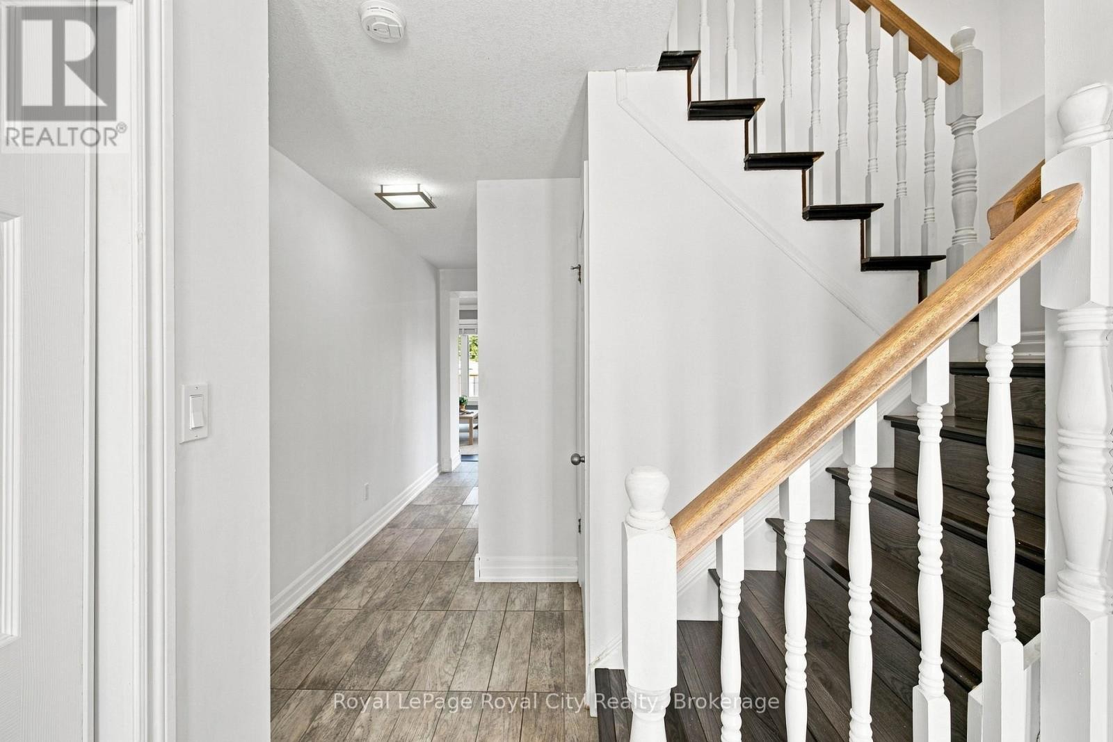 












452 MILLBURN BOULEVARD

,
Centre Wellington (Fergus),




Ontario
N1M3P1

